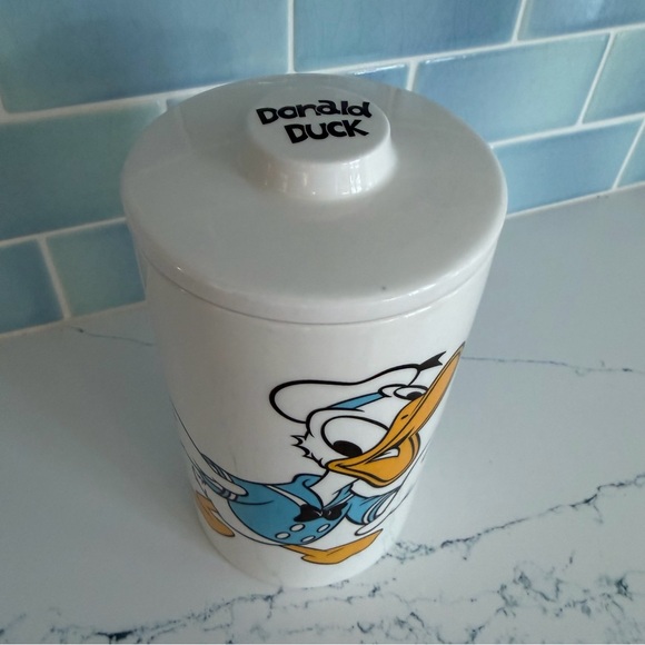 Disney Donald Duck Up Close ceramic canister jar storage - Picture 2 of 6